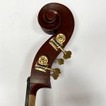 深色哑光低音提琴